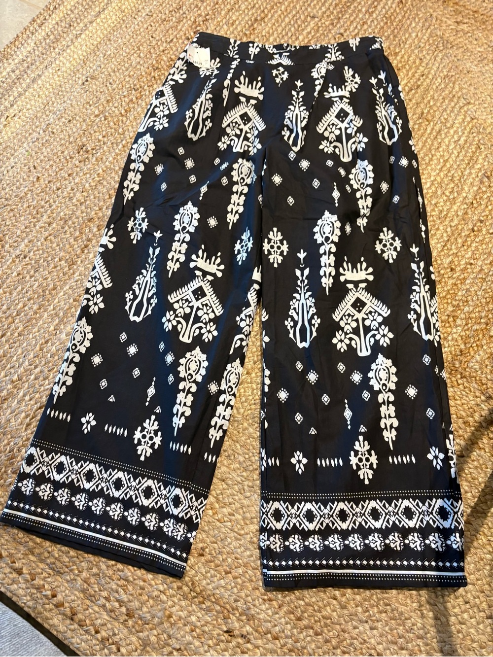 Kaktus Women's Wide Leg Boho Pants elastic Black White Floral Pattern  Size LG